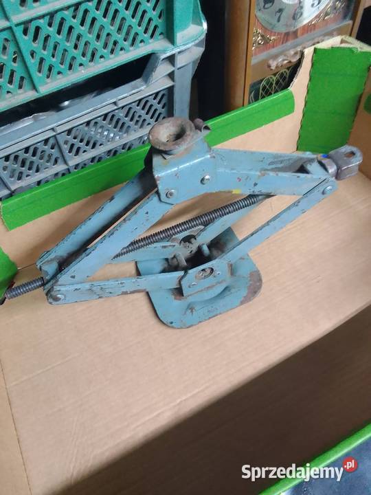 Kultowa Dacia 1300 1310 PRL podnośnik nożycowy Kraków