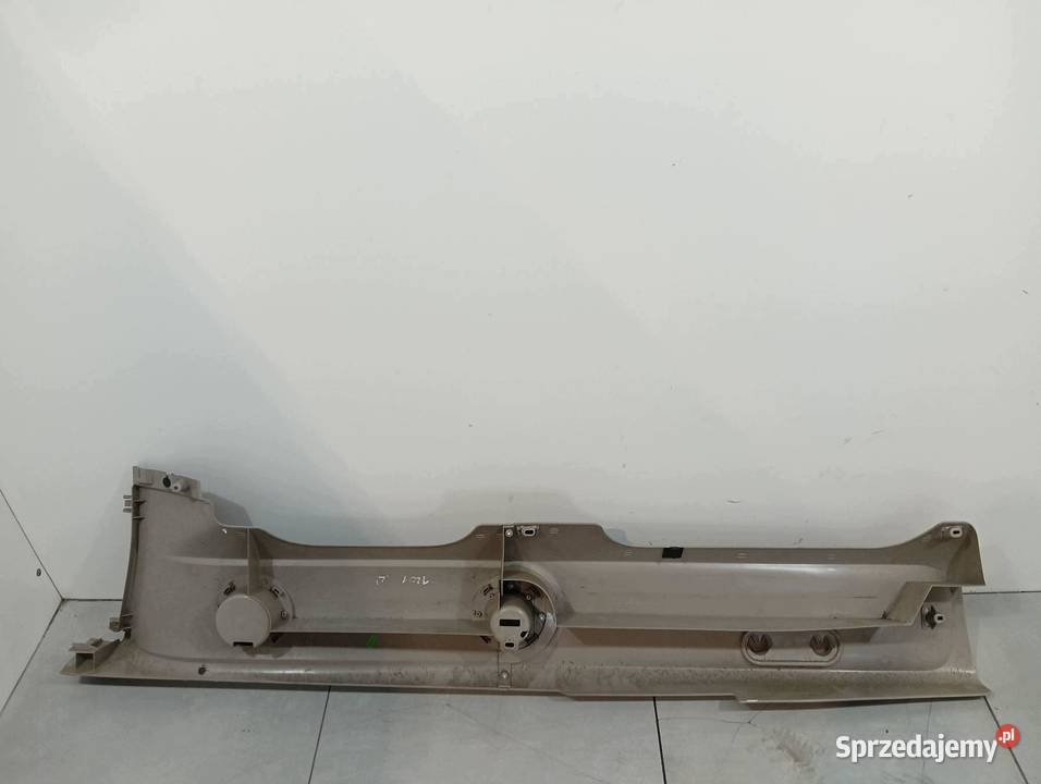 OSŁONA GÓRNA PRAWA SPACE CAB SCHOWEK 1652649 DAF
