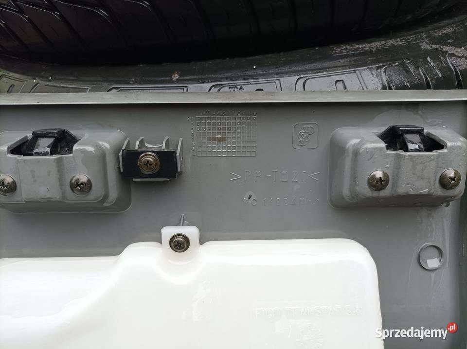 Zbiornik płynu Mitsubishi Canter pompka Wyposażenie wnętrza