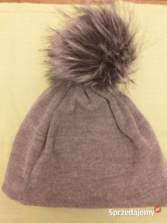Czapka popielata z dużym pomponem Trend Setter