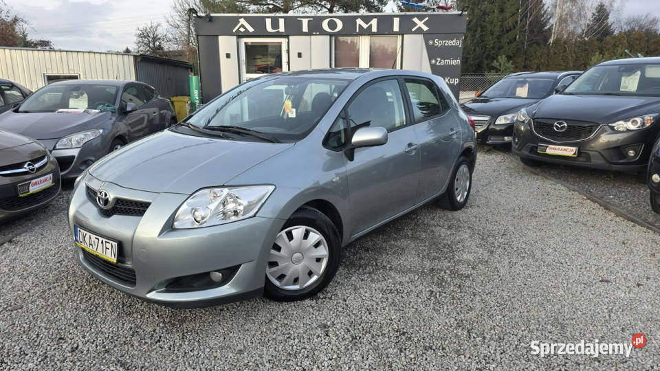 Toyota Auris 16 benz 1245drzwiklimaZadbany światła przeciwmgielne Świdnica