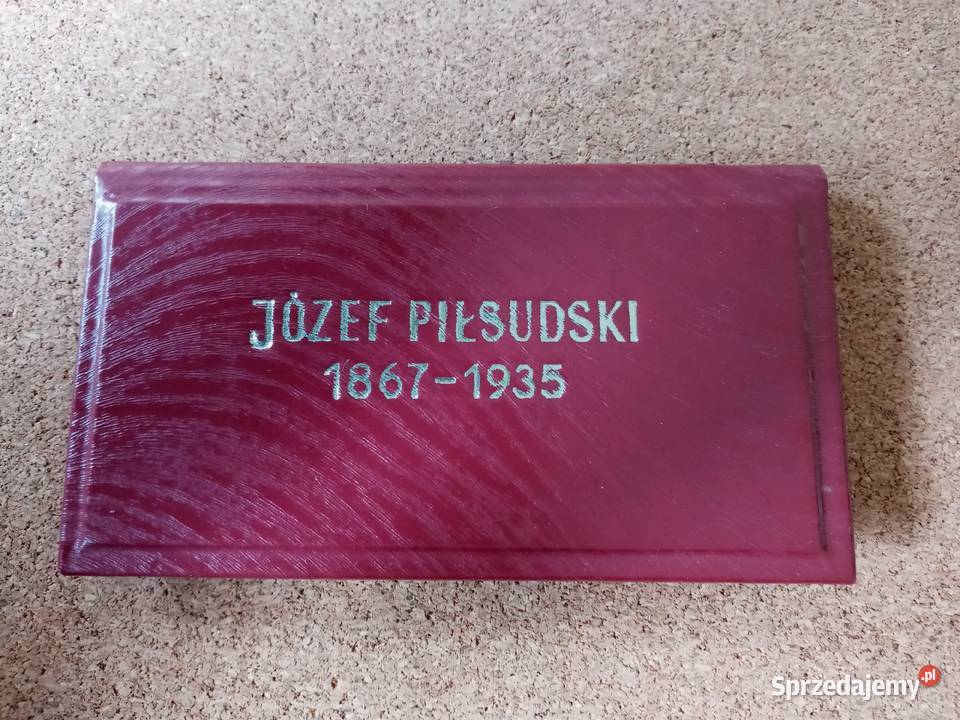 Józef Piłsudski okolicznościowy zestaw medali w etui