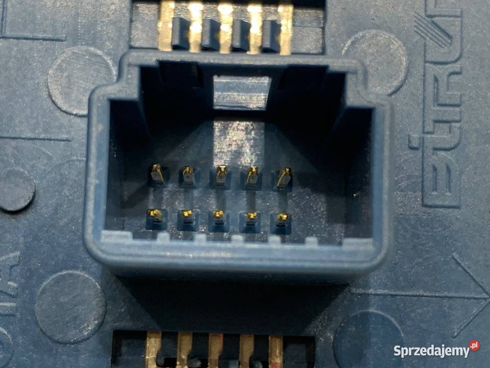 WŁĄCZNIK ŚWIATEŁ AWARYJNYCH TOYOTA YARIS III