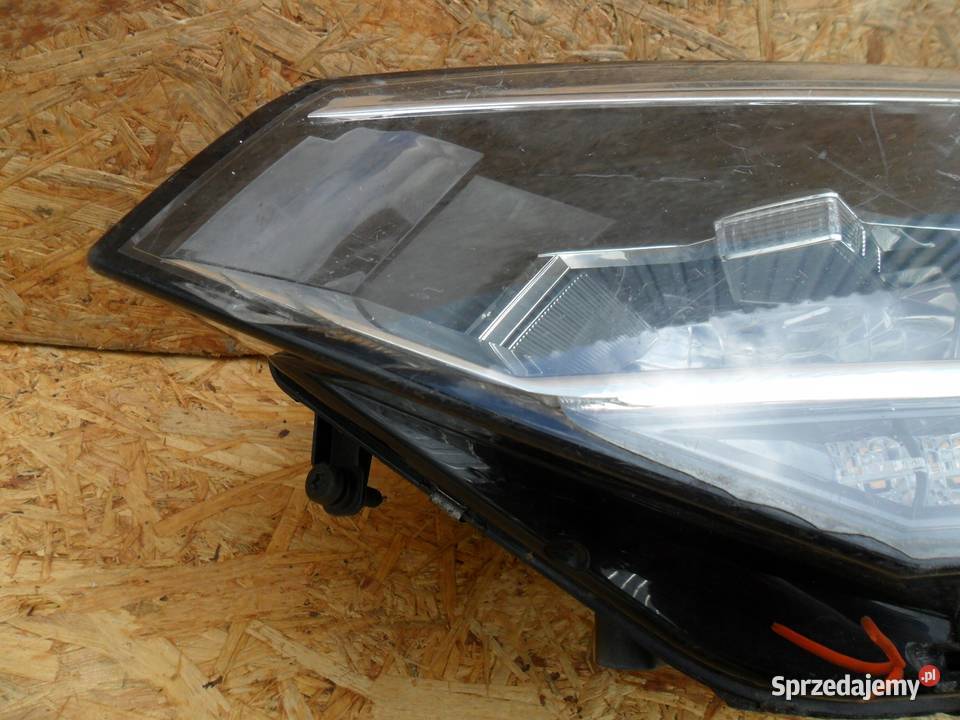 VW TOURAN REFLEKTOR XENON PRAWY 5TB941036B Nowy Tomyśl