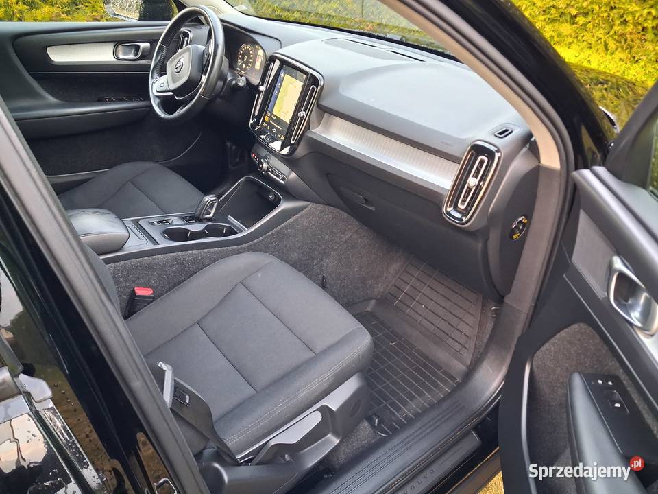 Volvo XC40 2019 20TDI automat sprowadzony relingi dachowe Chojnice