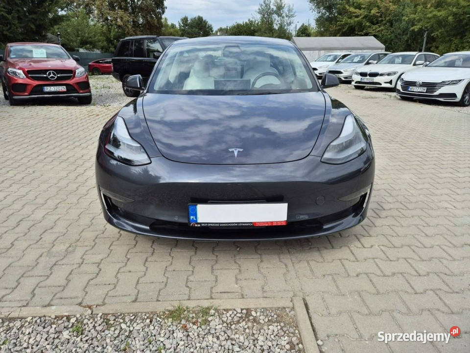 Tesla Model 3 4/5