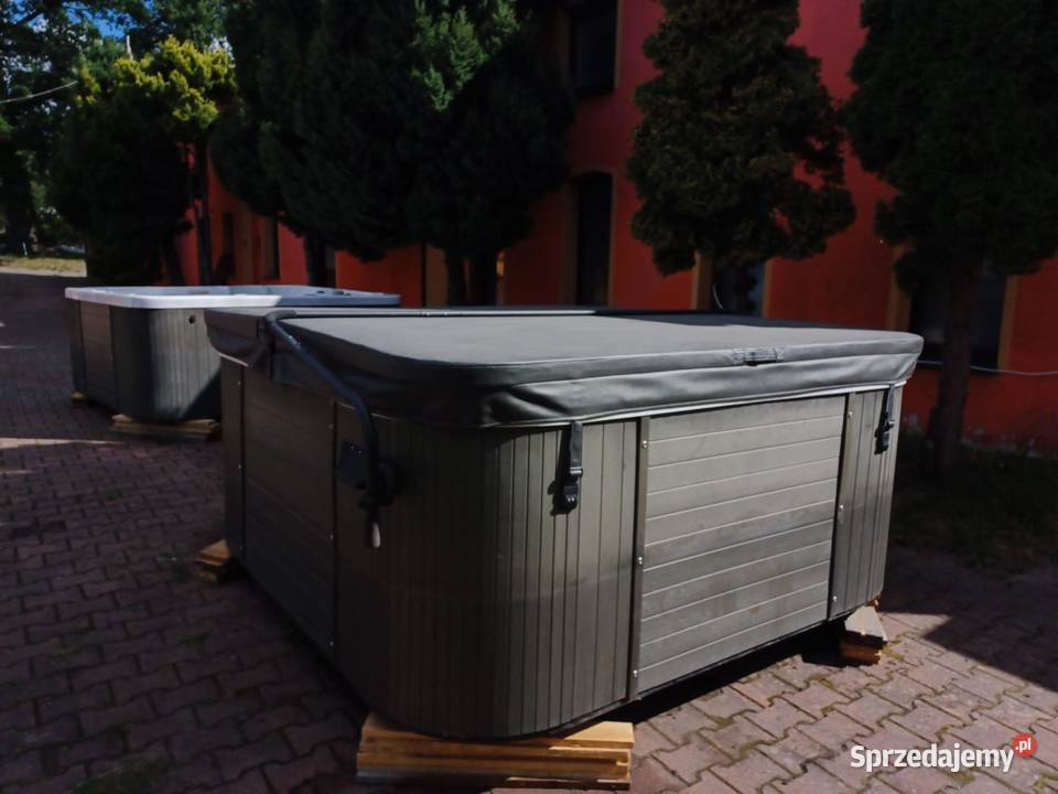 WANNA OGRODOWA JACUZZI 6 osób z hydromasażem Jacuzzi Osina sprzedam