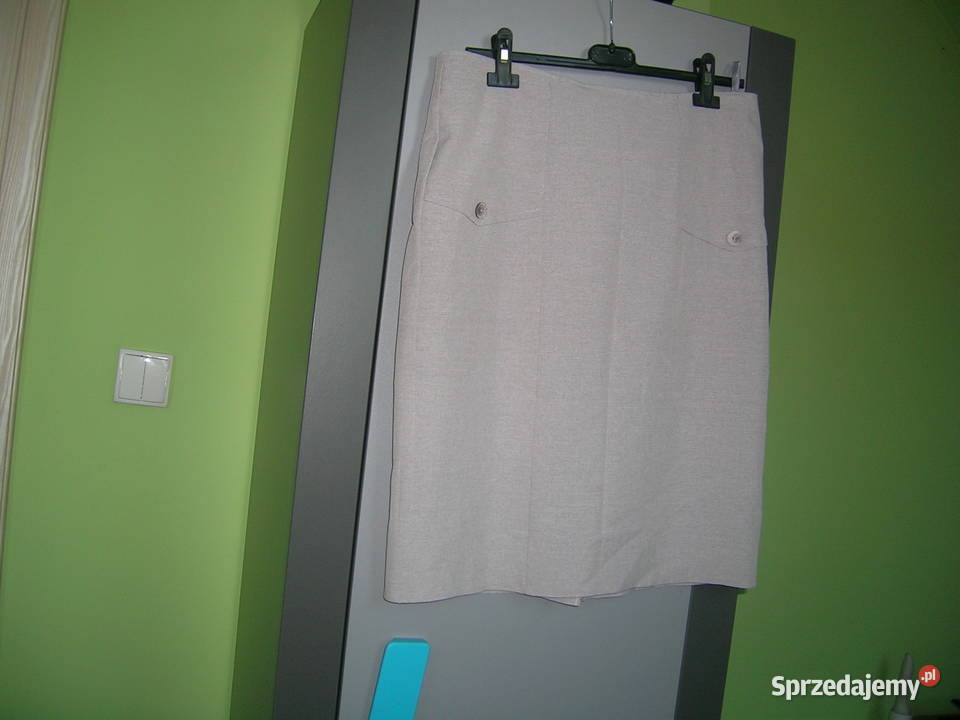 Spódnica beżowa z 2 guzikami podkarpackie Czarna