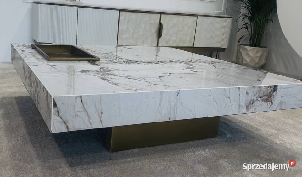 stolik kawowy złoty z blatem kamiennym o wzorze Golkowice sprzedam