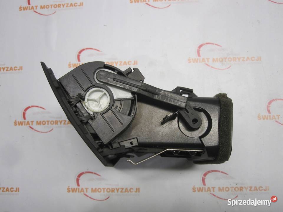 MERCEDES W204 07r kratka nawiewu 05924001 osobowe