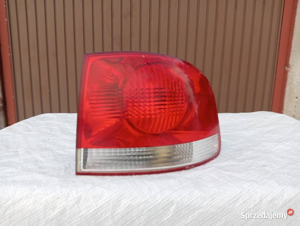 lampa vw touareg 1 gen prawy tył osobowe Oświetlenie Pyrzyce
