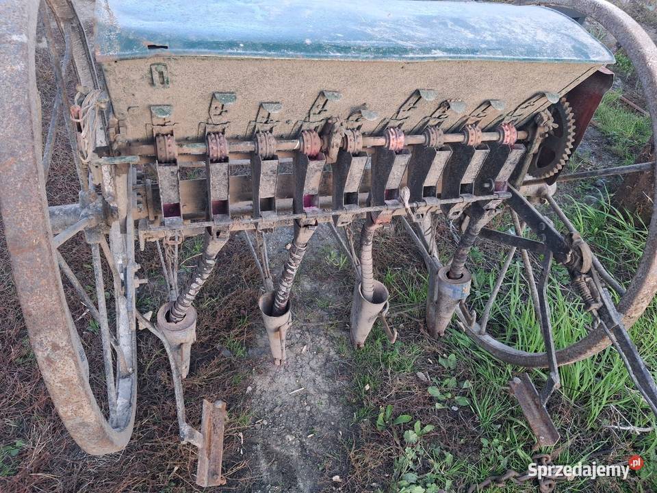 Siewnik do cebuli saxonia nieuszkodzony Siewniki i sadzarki Daszyna