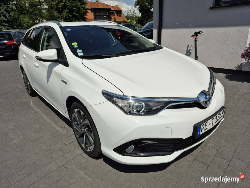Toyota Auris 18 hybrid climatronic kamera grzane Drelów