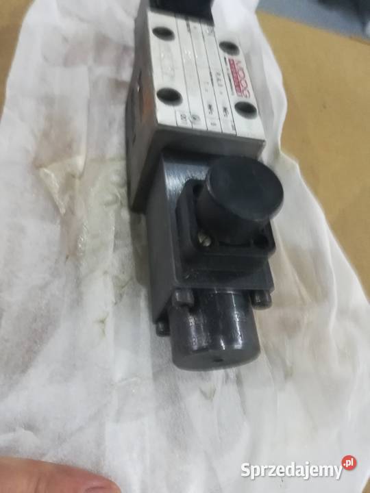 Moog Hydrolux HPN676774 Staniowice sprzedam