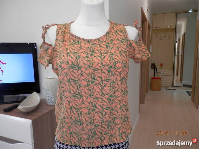 Bluzka Mango Odkryte Ramiona Pudrowa z Nadrukiem Łomża