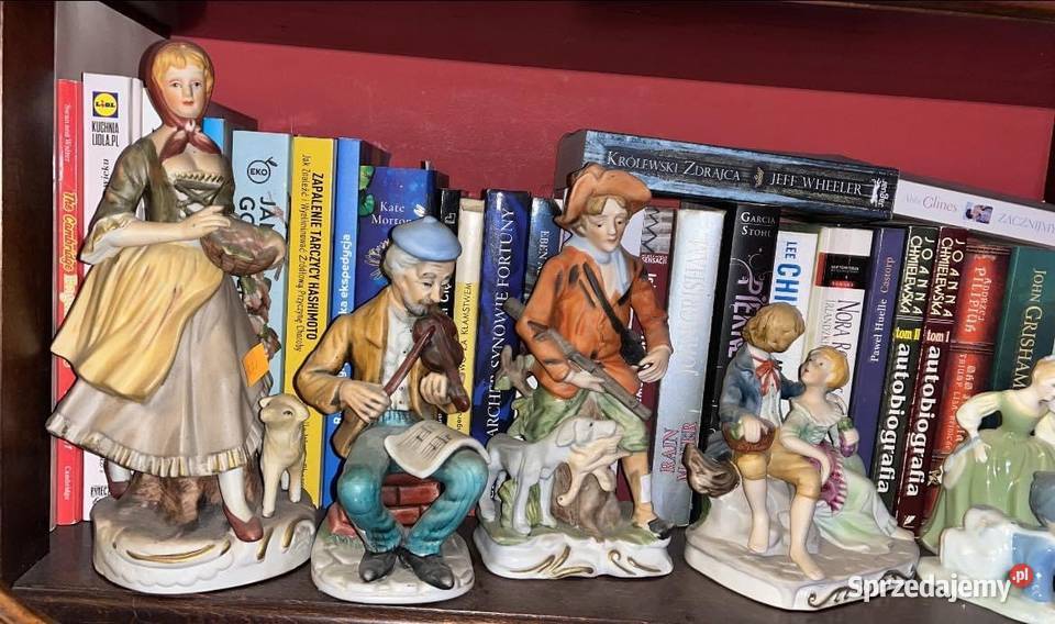 Figurka grajka z nutami na kolanach Skrzypek Porcelana i szkło Gdańsk