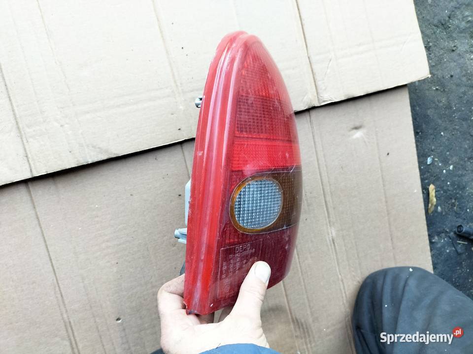 OPEL CORSA B LAMPA TYŁ TYLNA PRAWA
