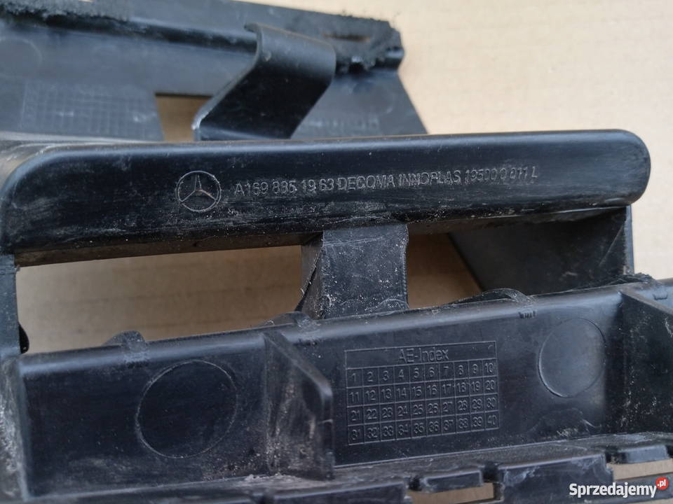 MERCEDES W169 A KLASA ŚLIZG MOCOWANIE ZDERZAKA Bieleń