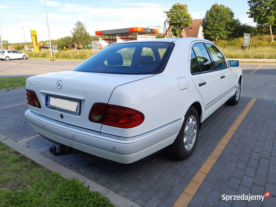 MercedesBenz Klasa E W210 290TD Elegance stan Nowa Karczma sprzedam