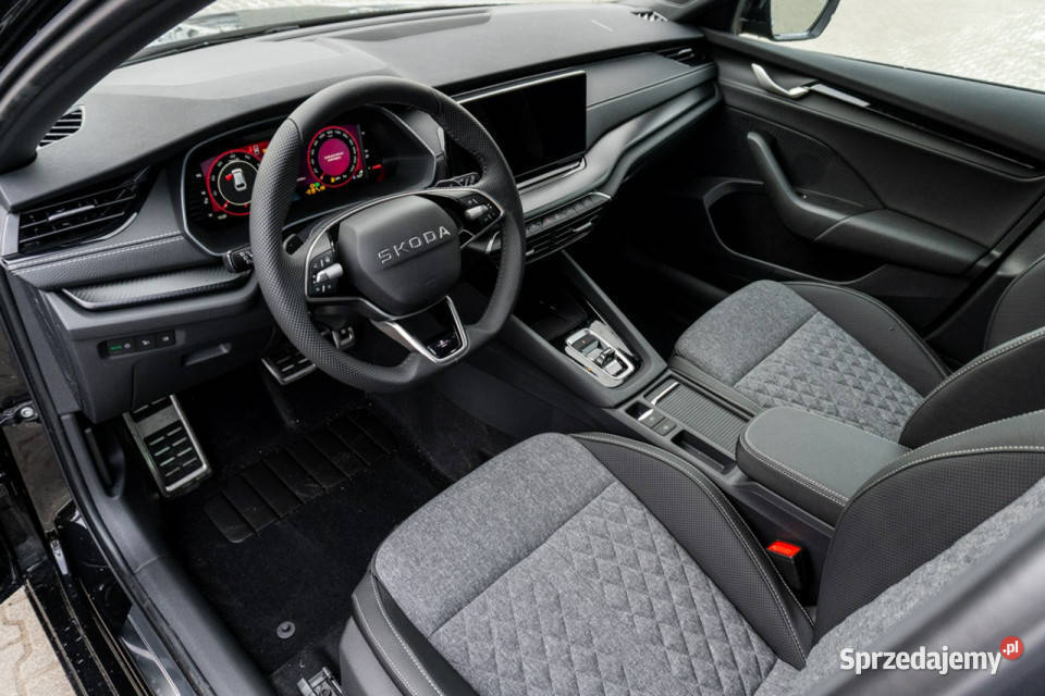 koda Octavia Combi Sportline 15 TSI mHEV 150 DSG bluetooth