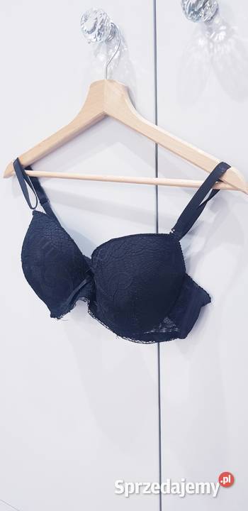 Biustonosz z delikatnym wypełnieniem sprzedam