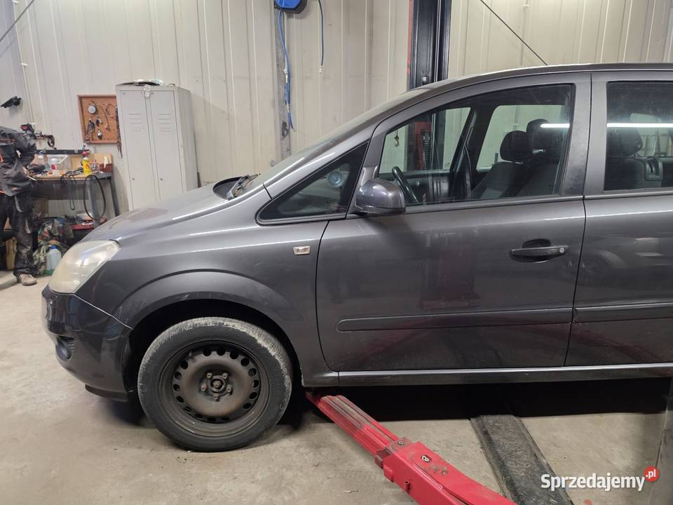 Opel zafira na części Poznań sprzedam