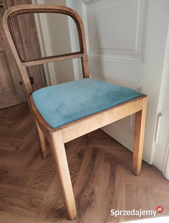 Stare krzesło tapicerowane