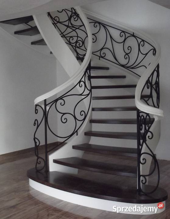 Schody drewniane giete krecone balustrada kuta Tokarnia