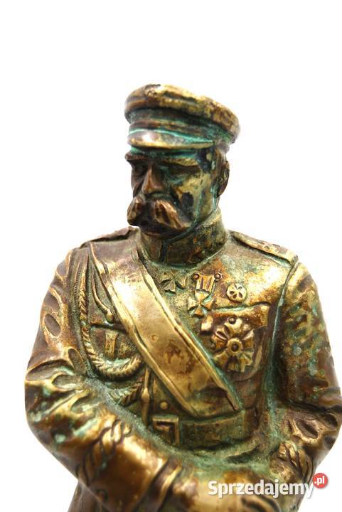 Rzeźba z brązu marszałek Józef Piłsudski na