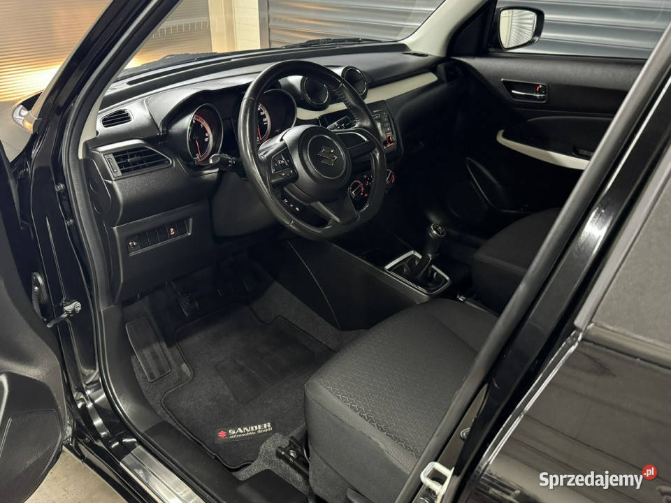 Suzuki Swift bezwypadkowy stan perfekt zero Chechło