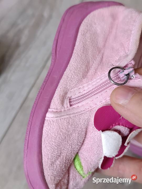 kapcie dziewczęce rozmiar 22 długość wkładki 115 dziewczynka Poznań sprzedam