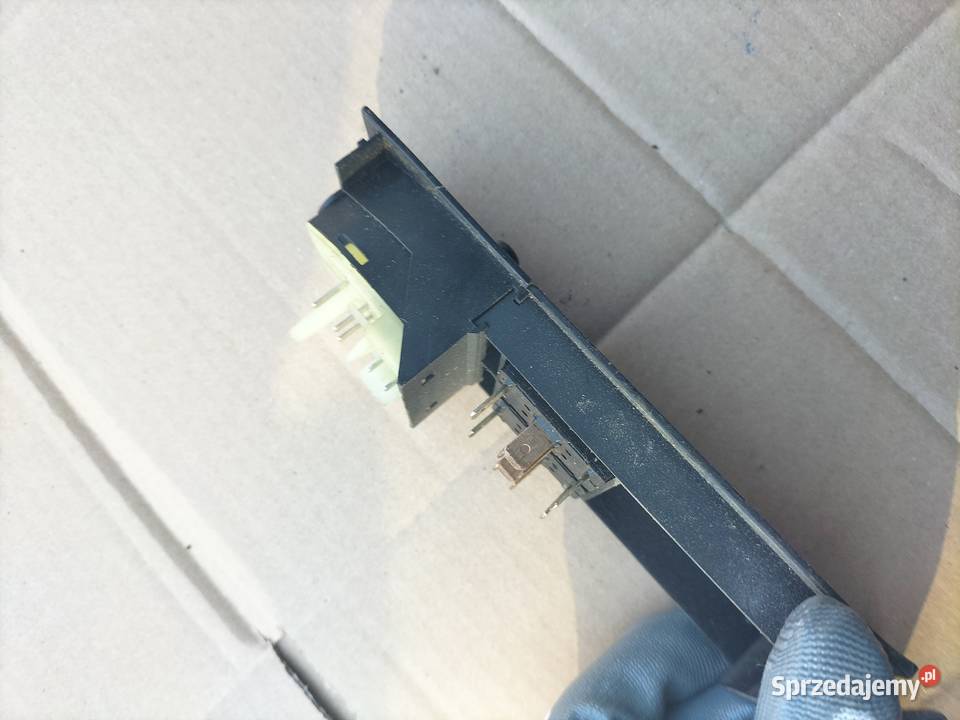 AUDI 80B4 80 B4 895959527C PANEL REGULACJI Panele sterowania, przełączniki lubelskie Kamień-Kolonia sprzedam