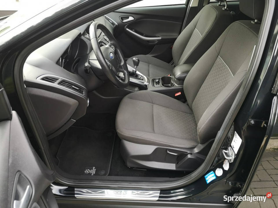 Ford Focus 10 12v 125 Klima Halogeny Isofix nieuszkodzony Strzegom