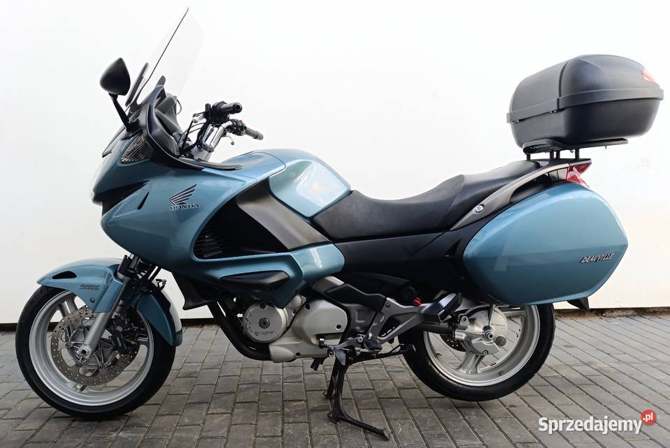 Honda NTV 700 NT700VA centralny kufer 2006 ŁADNA Rok produkcji 2006 Ostrołęka