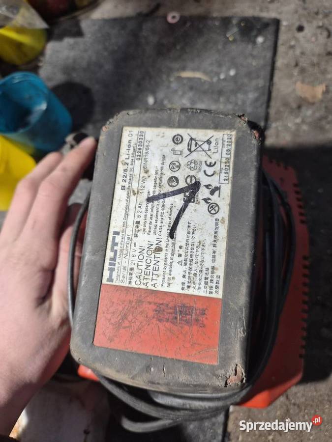 Sprzedam baterie i ladowarke hilti