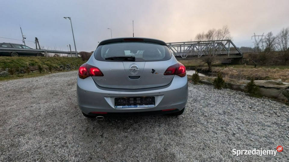 Opel Astra 14 benzyna 140 Cosmo J 20092019 manualna Kamienna Góra