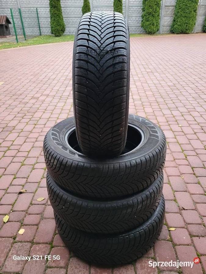 Opony 17 wielosezonowe Strawczynek