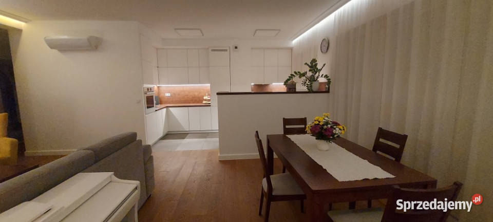 Centrum Międzylesia 4 pokoje 86 m SKM winda Warszawa