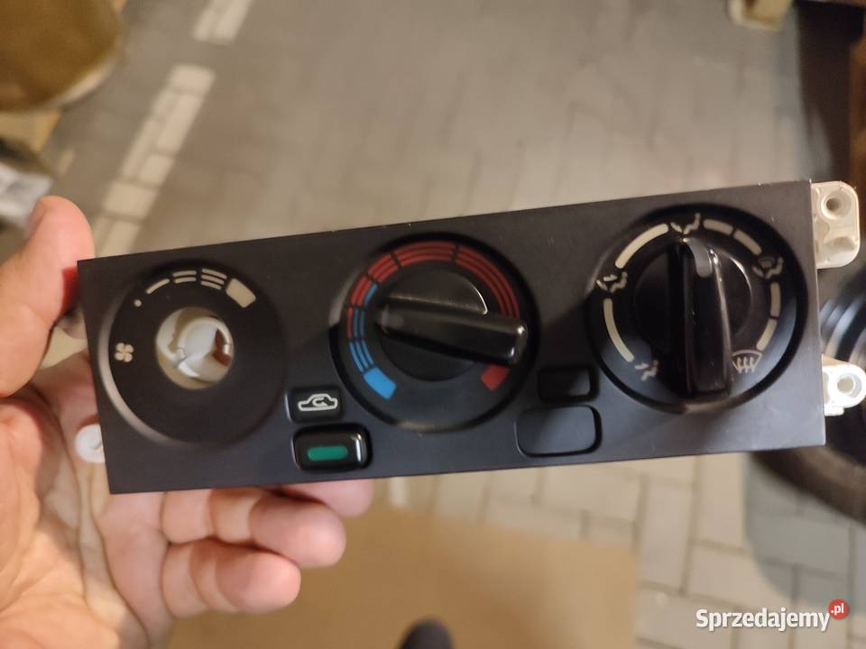 Panel i przyciski Nissan almera N15 Poznań