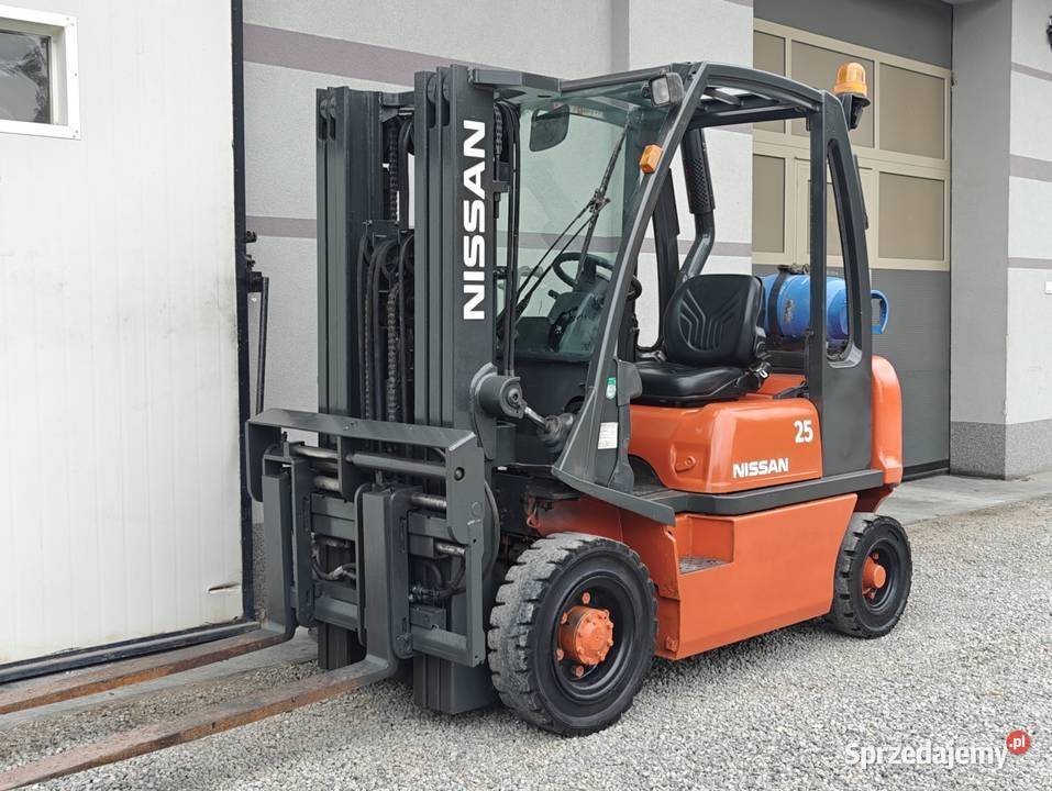 Wózek Nissan FG20 2T Lpg Triplex 44m Pozycjoner świętokrzyskie Sandomierz sprzedam