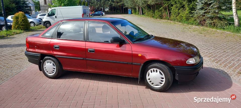 Opel Astra F 1998 14 16v niski przebieg 145000km Jędrzejów sprzedam