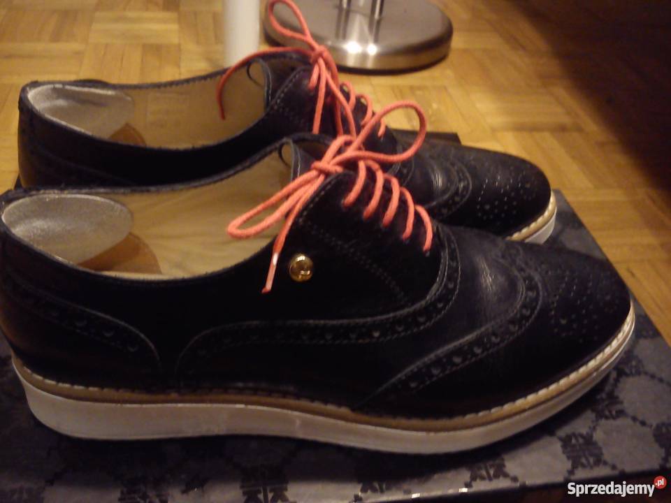 Damskie Półbuty Brogsy Oxfordy Kazar Biała czarny Poznań