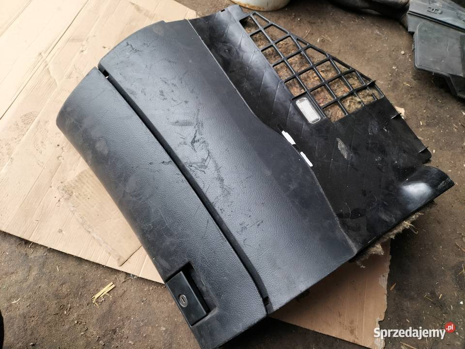 schowek pasażera AUDI A4B5 A4 B5 8D1857035D osobowe