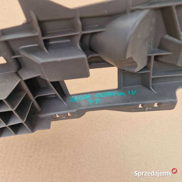 SKODA OCTAVIA IV 4 ŚLIZG ZDERZAKA PRAWY PRZÓD lubuskie