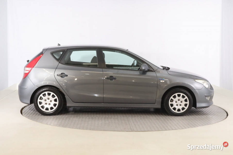 Hyundai i30 14 CVVT 4/5 sprzedam