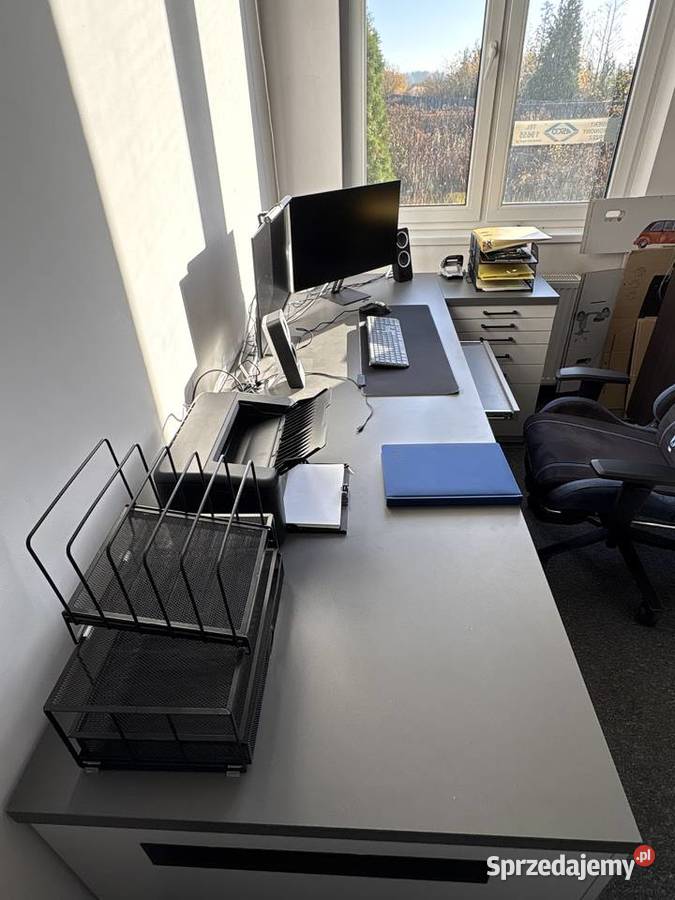 Biurko na wymiar idealne do biura domowego Wrocław