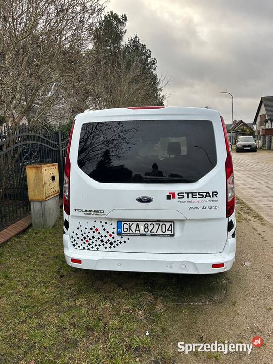 Syndyk sprzedaje pojazdy osobowe firmie Stesar