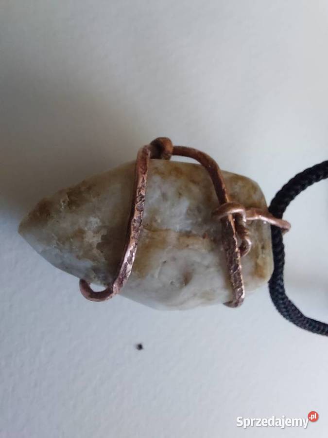 Wisior w klatce z miedzi Węgorzyno