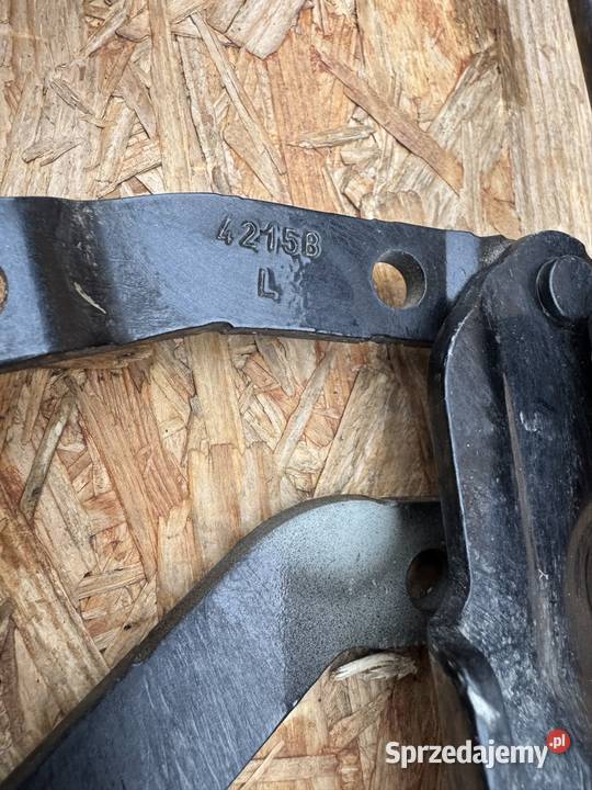 Zawias maski BMW 4 IV f32 f33 f36 czarny prawy Rok produkcji 2015 Międzychód