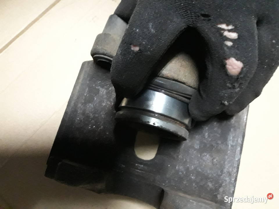 Ford Mondeo mk1 mk2 przedni prawy zacisk hamulca Bukownica